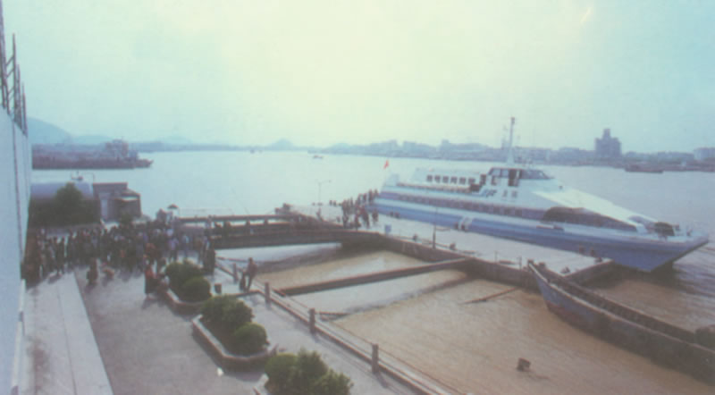 20世纪80年代 豪华的客运快艇